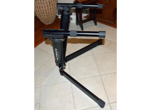 Ultimate Support V-Stand Pro