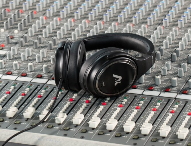 audix_headphone_hero3-1920x1468 audix_headphone_hero3-1920x1468