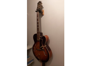 Epiphone_Regent_side_1