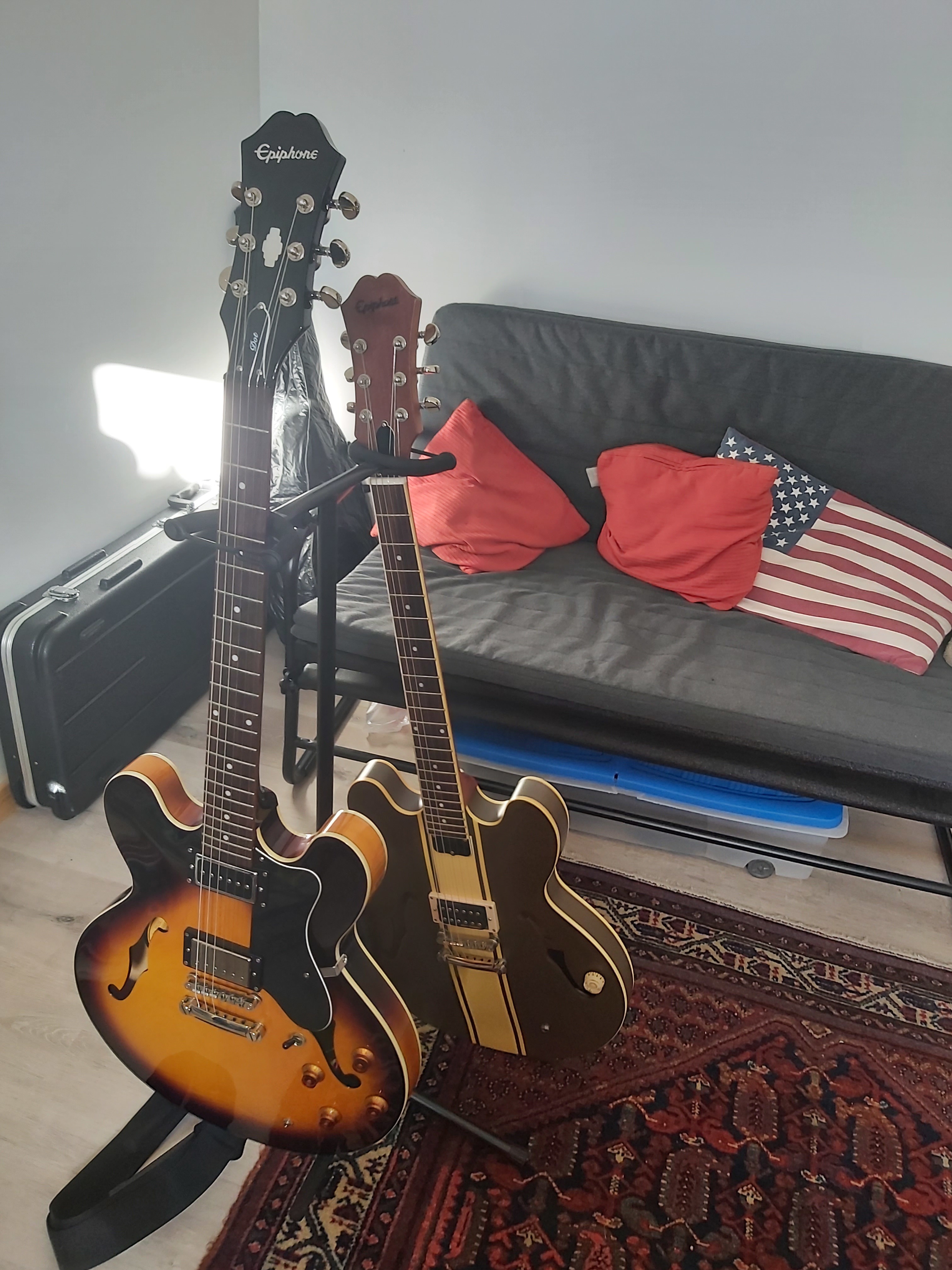 Epiphone Tom Delonge ES-333