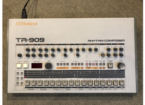 Roland TR-909 (18631)