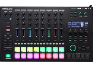 Roland MC-707 (4692)