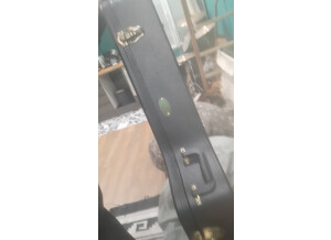 Martin guitare acoustique Flycase 3