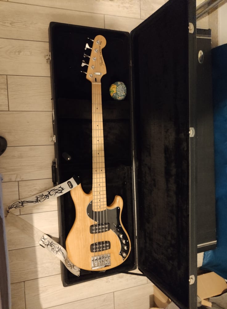 Fender Deluxe Active Dimension Bass V (2016)