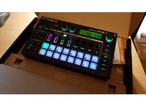 Roland MC-101 (81603)