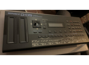 Roland D-05 (58048)