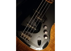 Fender Deluxe Aerodyne Jazz Bass (80636)