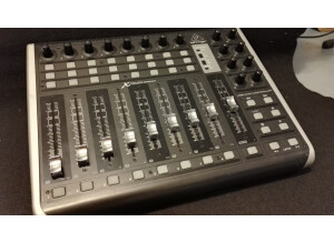 Behringer X-Touch Compact (57232)