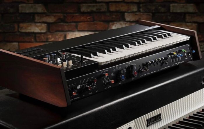 Korg MiniKorg 700 FS : Korg MiniKorg 700 FS (89370) Korg MiniKorg 700 FS : Korg MiniKorg 700 FS (89370)