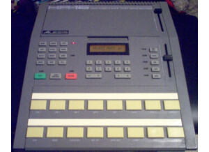 Alesis HR-16 (93484)