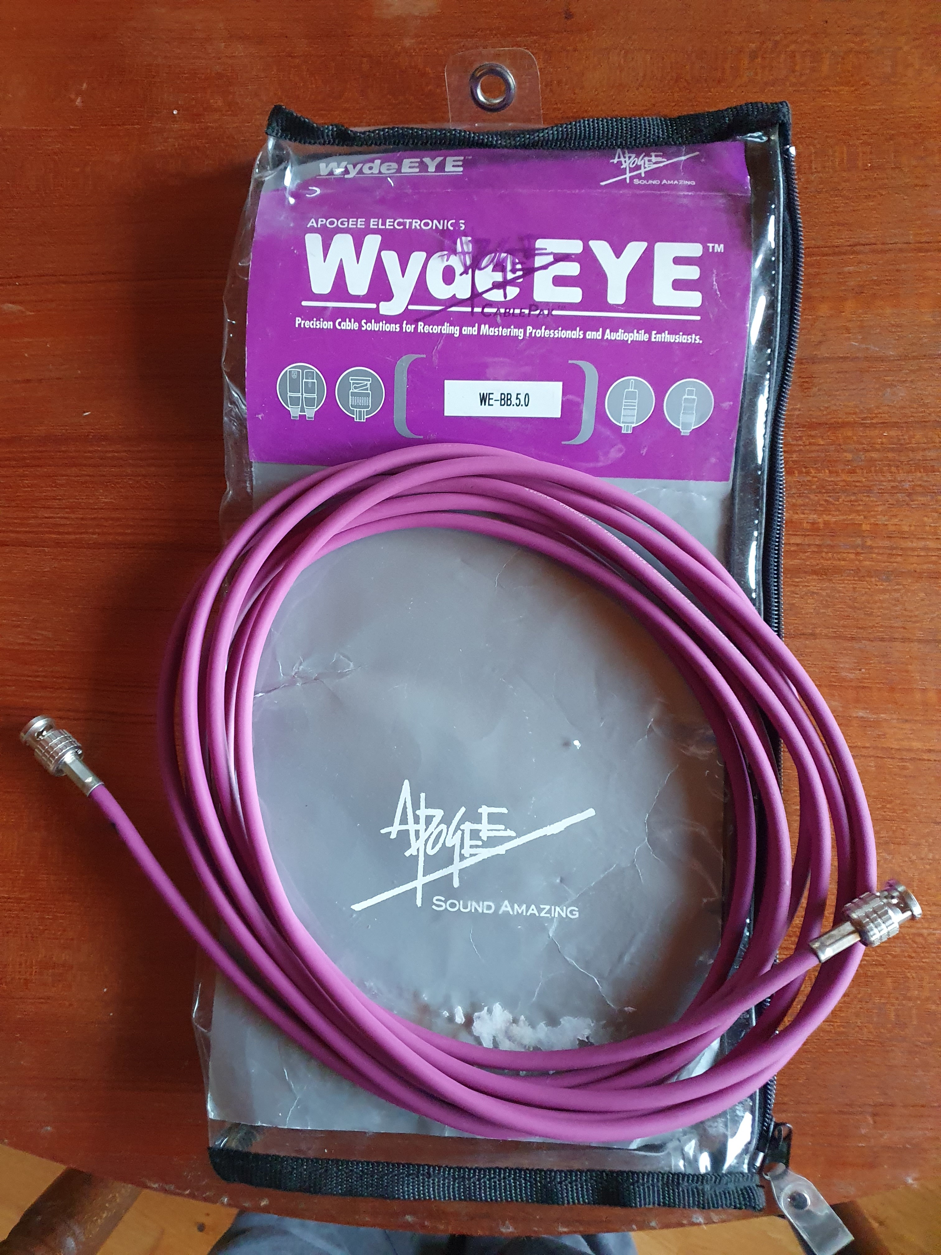 CABLE APOGEE 75 OHMS BNC/BNC LG 5.0M POUR LIAISON WORD CLOCK REF WE-BB-5.0