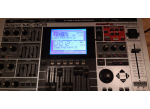 Roland MC-909 Sampling Groovebox (52657)