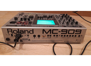 Roland MC-909 Sampling Groovebox (62893)