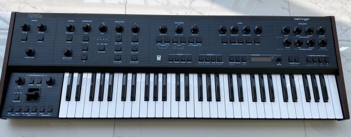 behringer-ub-xa-267334 behringer-ub-xa-267334