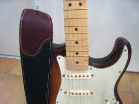 Fender 3" F Custom HQ Leather Guitar Strap