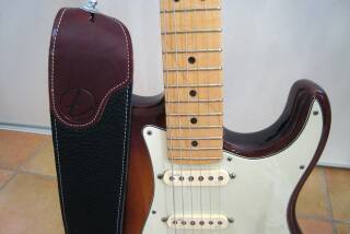 Fender 3" F Custom HQ Leather Guitar Strap