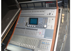 Tascam DM-3200 (70177)