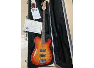 G&L ASAT Bass Semi-Hollow