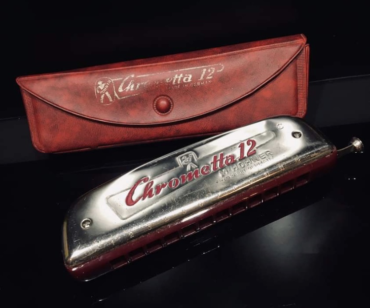 Hohner Chrometta 12 harmonica vintage