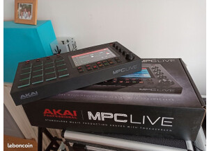 Akai Professional MPC Live (42580)