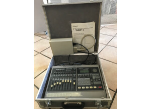 Roland VS-880 (42727)