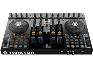 Native Instruments Traktor Kontrol S4 (28014)