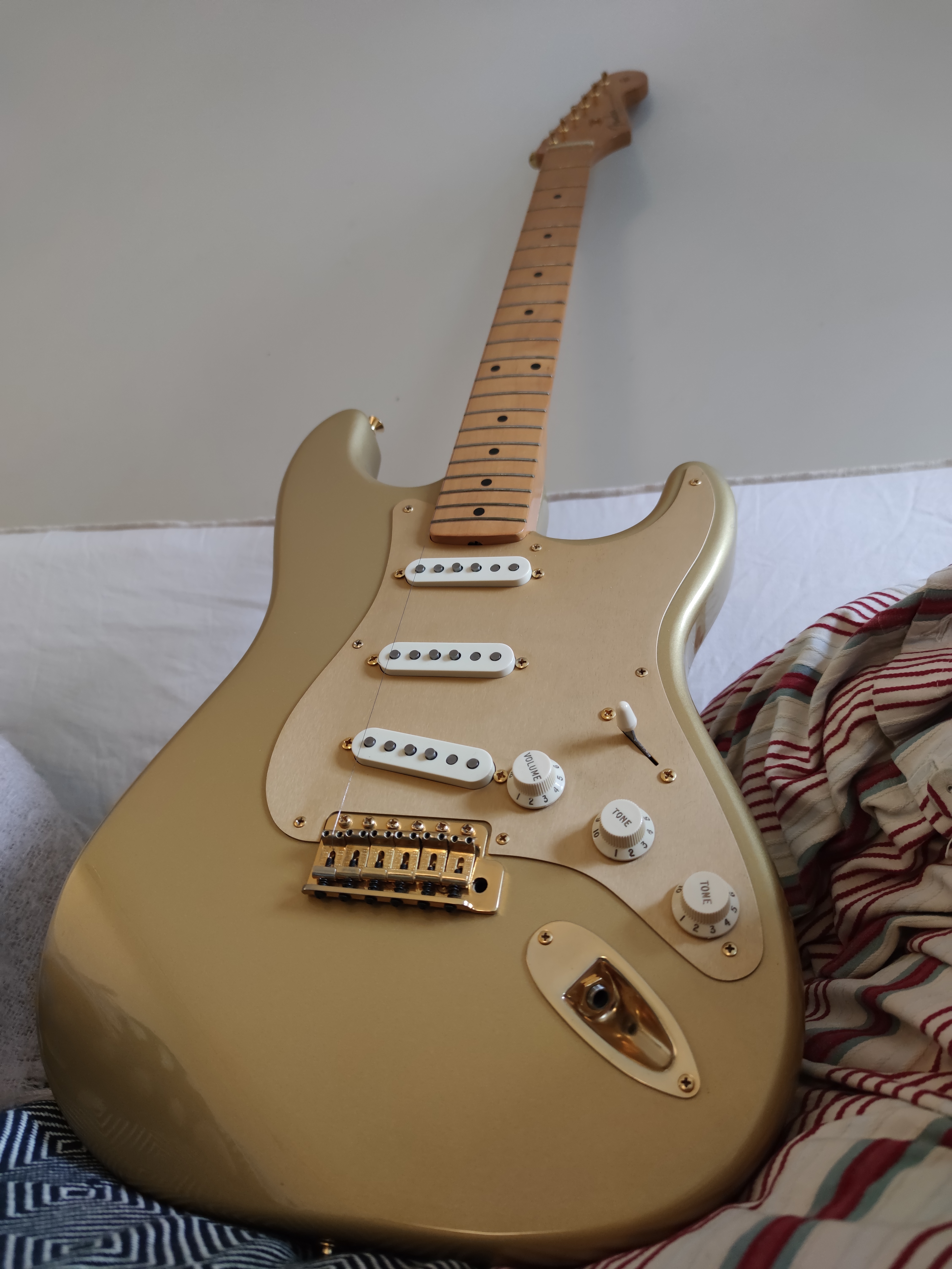 Fender 50th Anniversary Golden Stratocaster (2004)