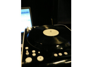 Que nenni ! Un contrôleur MIDI relativement évolué...