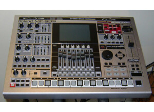 Roland MC-909 Sampling Groovebox (22723)