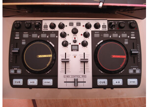 Mixvibes U-Mix Control Pro (44288)
