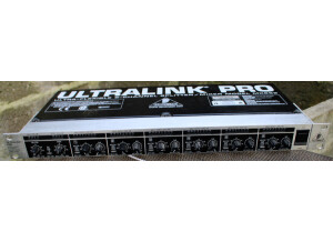 mixer-behringer-ultralink