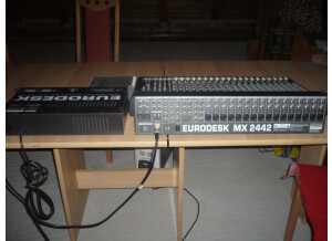 behringer-eurodesk-mx2442-mikseta-mix-slika-21847181