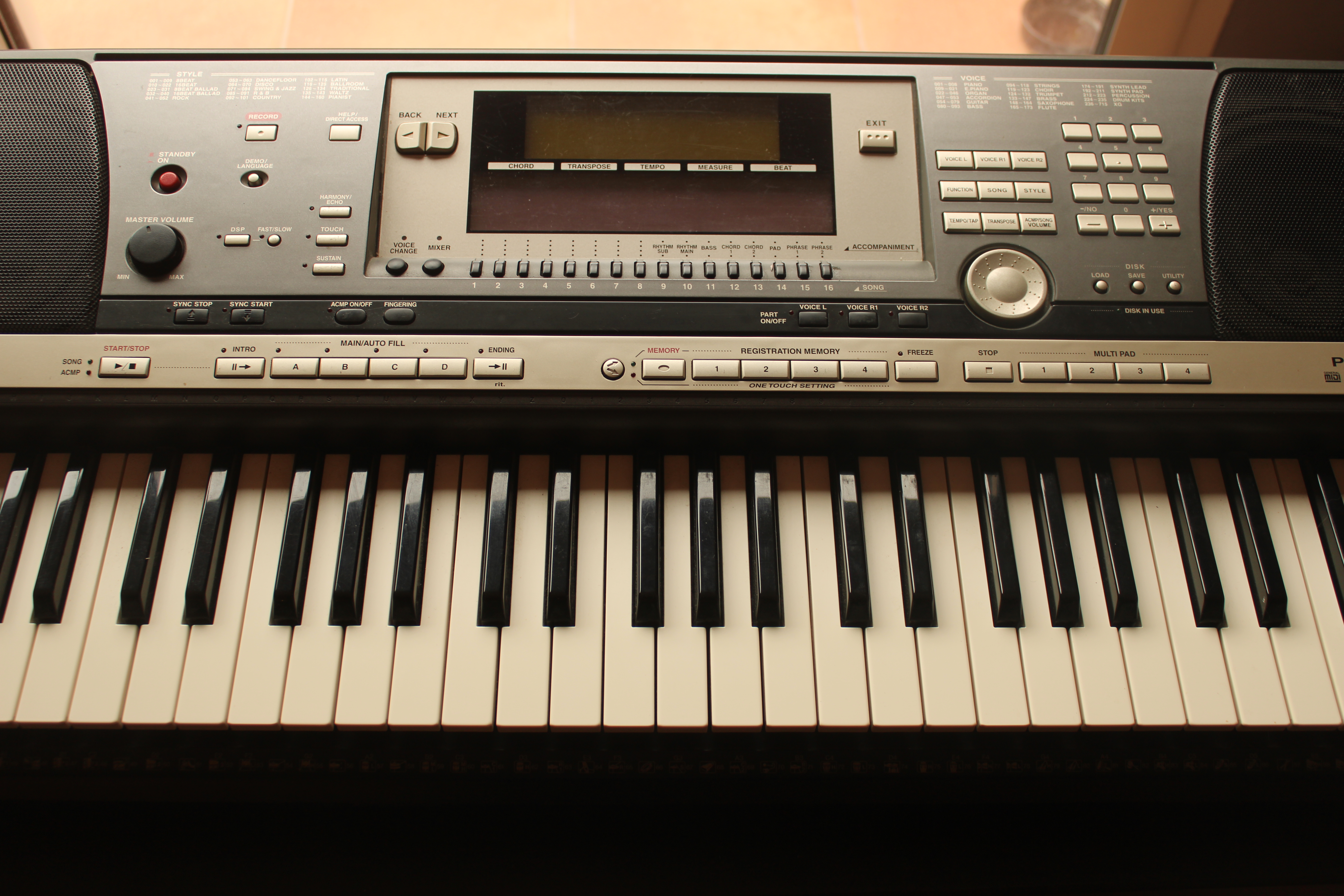 Yamaha psr 640 keyboard discount