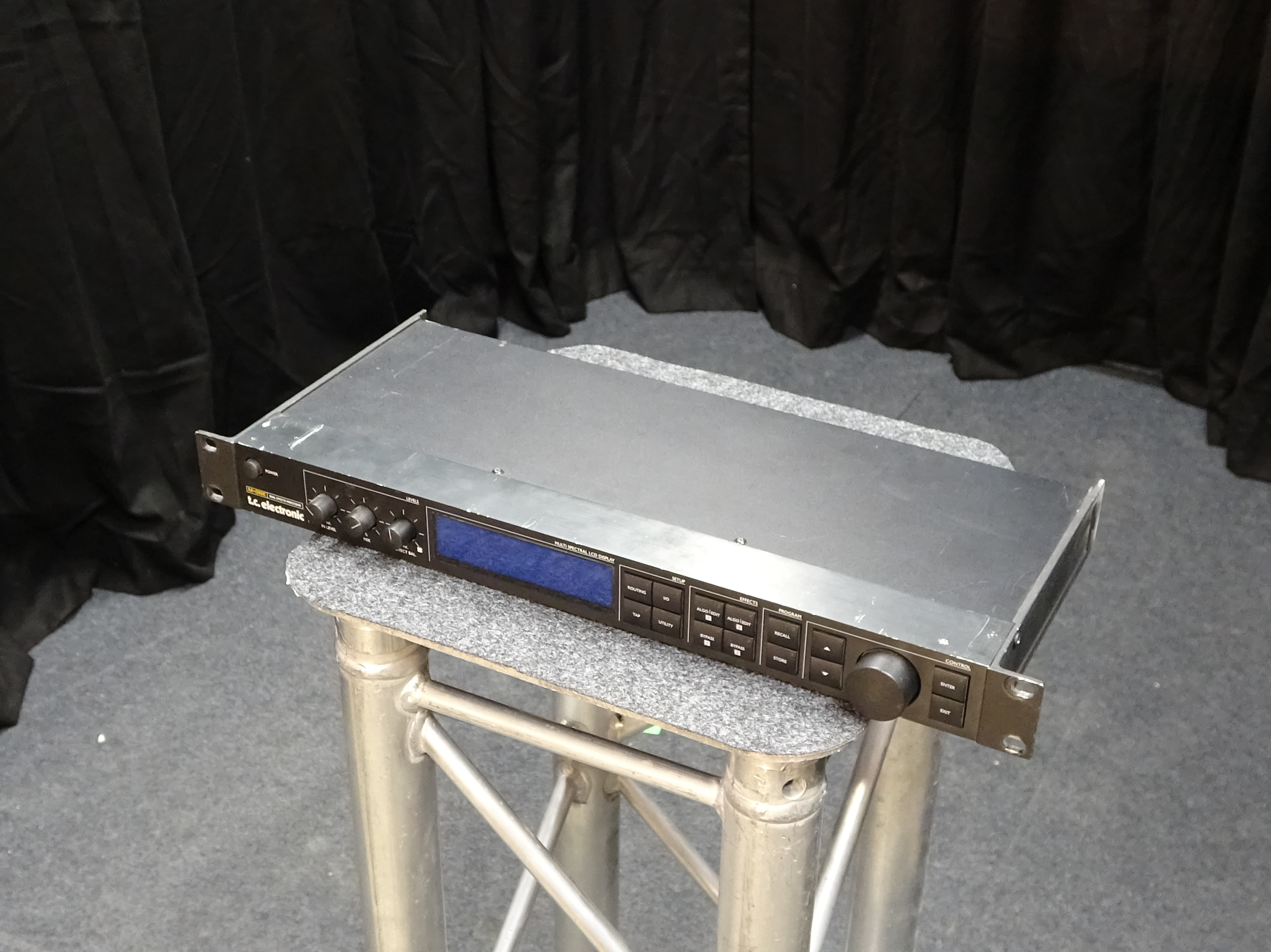 Vends, Reverb TC Electronic M-One 