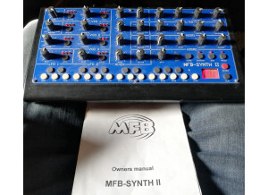 MFB Synth II - Micro synthé, mémoires et sequenceurs