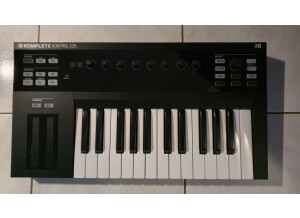 Native Instruments Komplete Kontrol S25 (24969)