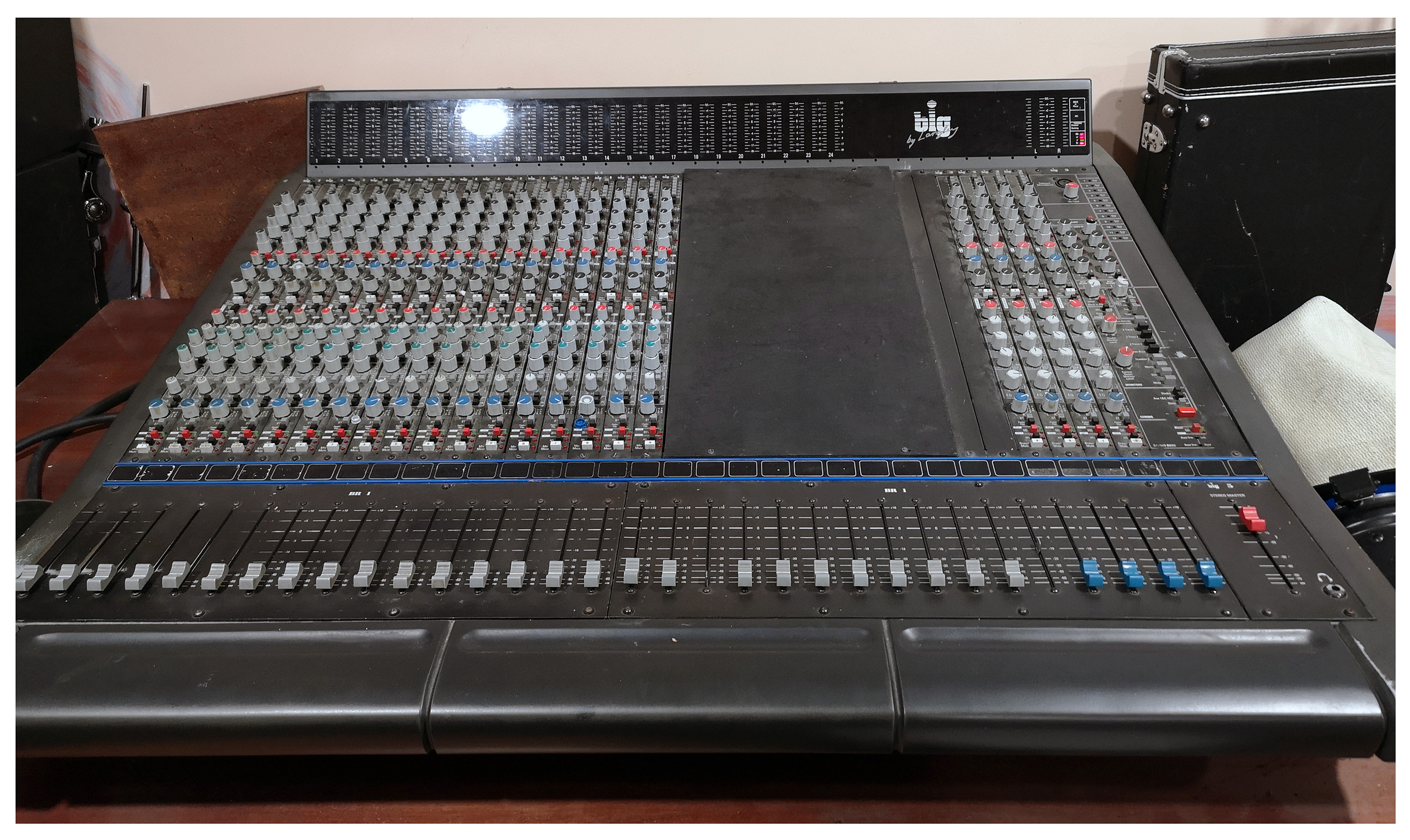 Amek Big 28 ミキサー 引取り限定現状品 Amek Big 28 ミキサー 引取り限定（Amek Big 28 ミキサー 引取り