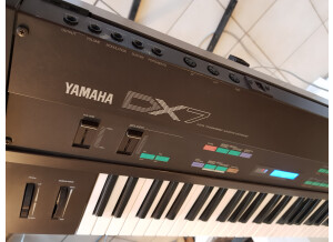 Yamaha DX7 (32698)