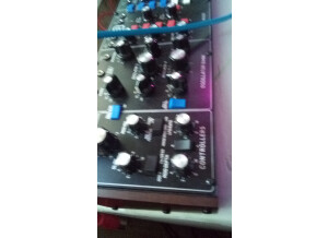 Behringer Model D (5128)