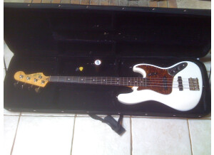 Squier [Classic Vibe Series] Jazz Bass '60s - Olympic White Rosewood