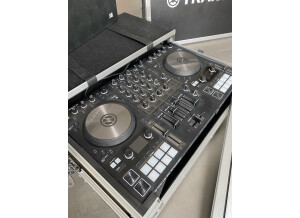 Native Instruments Traktor Kontrol S4 mk3 (92557)