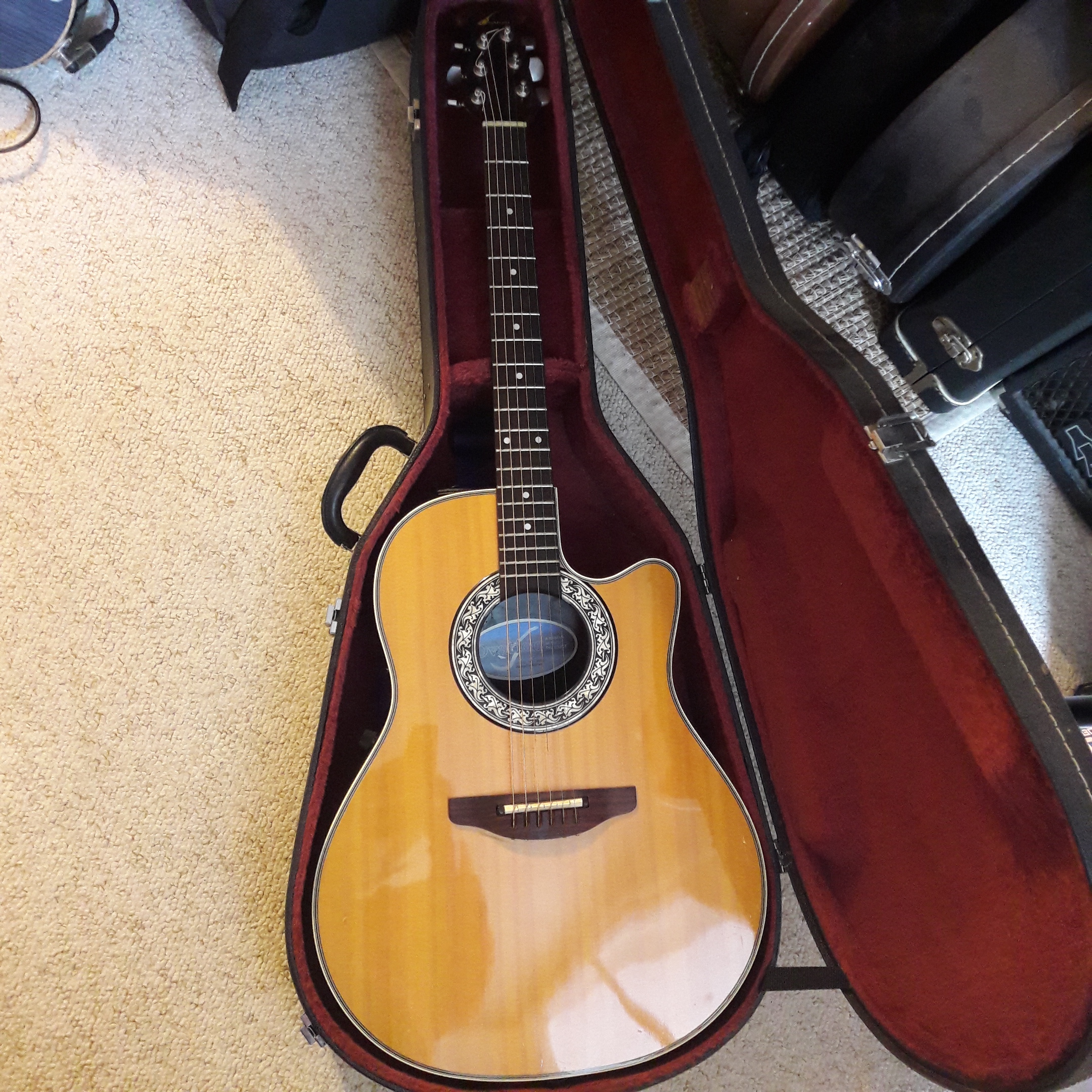 je vends mon Ovation