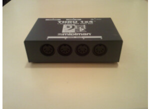 M-Audio Thru 1x4 (83981)