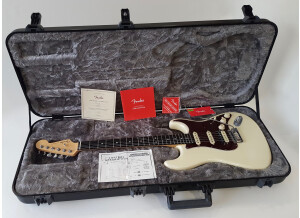 Fender American Elite Stratocaster HSS Shawbucker (26820)
