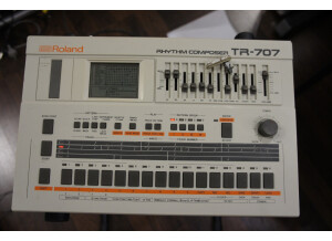 Roland TR-707 (10476)