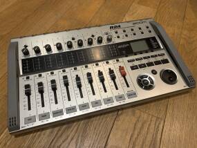 Zoom R24