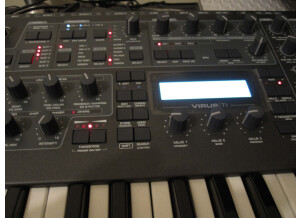 Access Music Virus TI 2 Polar Whiteout Dark Limited Edition (12014)