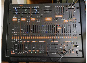 Behringer 2600 (25728)