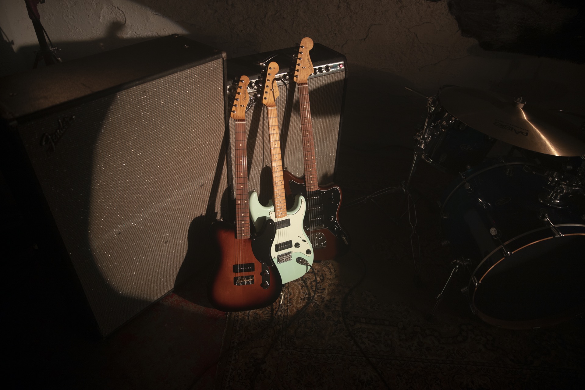 Fender_Noventa_ProductLifestyle_04