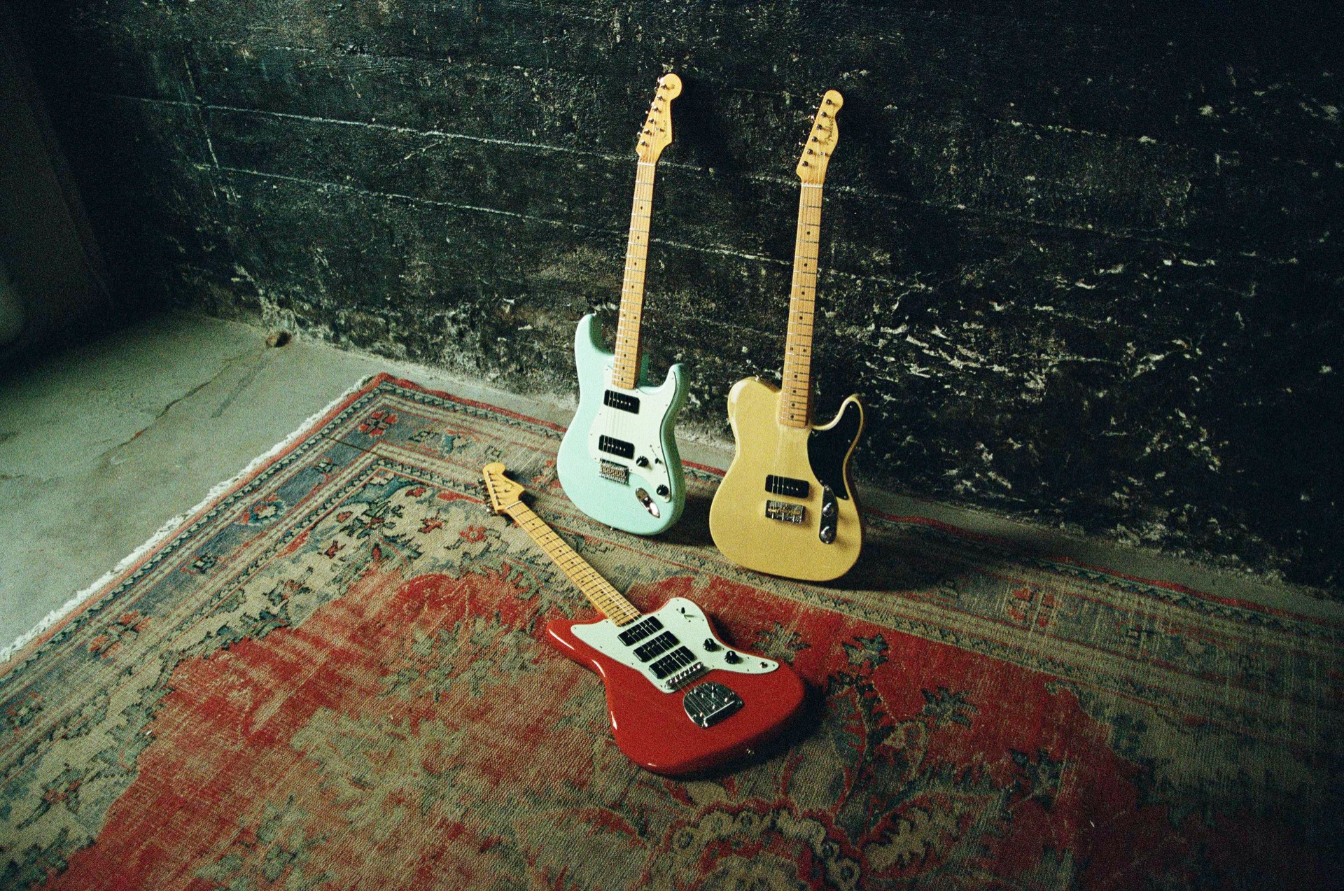 Fender_Noventa_ProductLifestyle_07